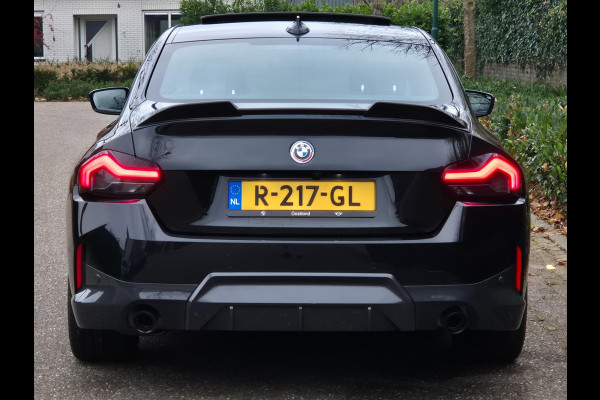 BMW 2 Serie 220i M Sport Coupé 50-jahre Edition Fabrieksgarantie Schuifdak NAP NL CarPlay Camera 100% Dealeronderhouden RIJKLAAR