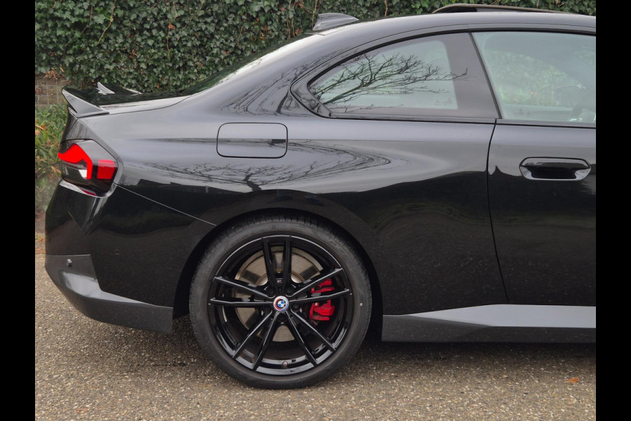 BMW 2 Serie 220i M Sport Coupé 50-jahre Edition Fabrieksgarantie Schuifdak NAP NL CarPlay Camera 100% Dealeronderhouden RIJKLAAR