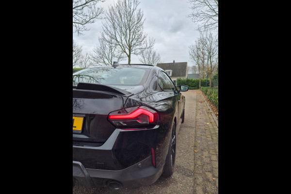 BMW 2 Serie 220i M Sport Coupé 50-jahre Edition Fabrieksgarantie Schuifdak NAP NL CarPlay Camera 100% Dealeronderhouden RIJKLAAR