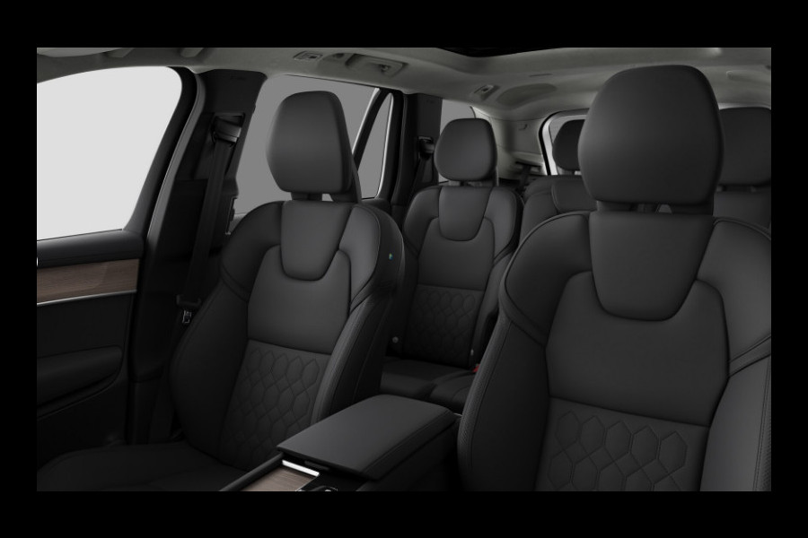 Volvo XC90 T8 455PK Automaat Plug-in hybrid AWD Ultra Bright Luchtvering / Trekhaak / Panoramadak / Google services / Elektrisch bedienbare voorstoelen met geheugen / Stoelverwarming voor en achter