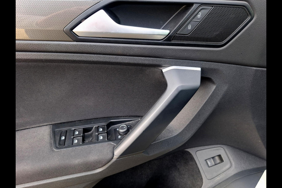 Volkswagen Tiguan 1.5 TSI ACT DSG Highline Business R | Panorama | Climate V+A | Adaptive CC | LED | Navi |