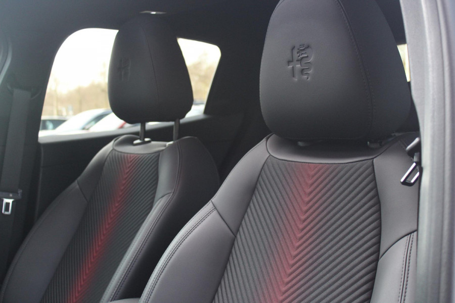 Alfa Romeo junior Alfa Romeo Junior ELETTRICA SPECIALE 156PK 54 kWh | PANORAMISCH SCHUIF/KANTEL DAK | BICOLOR DAK (ZWART DAK) | TECHNOLOGIE PAKKET (O.A. FULL LED ADAPTIVE MATRIX KOPLAMPEN/DODEHOEK DETECTIE/DRAADLOZE TELEFOONLADER/ACHTERUITRIJ CAMERA/PARKEERSENSOREN VOOR, ACHTER,ZIJKANT) | DRAADLOZE APPLE CARPLAY/ANDROID AUTO | CLIMATE CONTROL | ELEKTRISCH BEDIENBARE ACHTERKLEP | STOEL VERWARMING | ELEKTRISCH BEDIENBARE VOORSTOEL | VERKEERSBORDEN HERKENNING | ADAPTIVE CRUISE CONTROL | KEYLESS ENTRY/START |