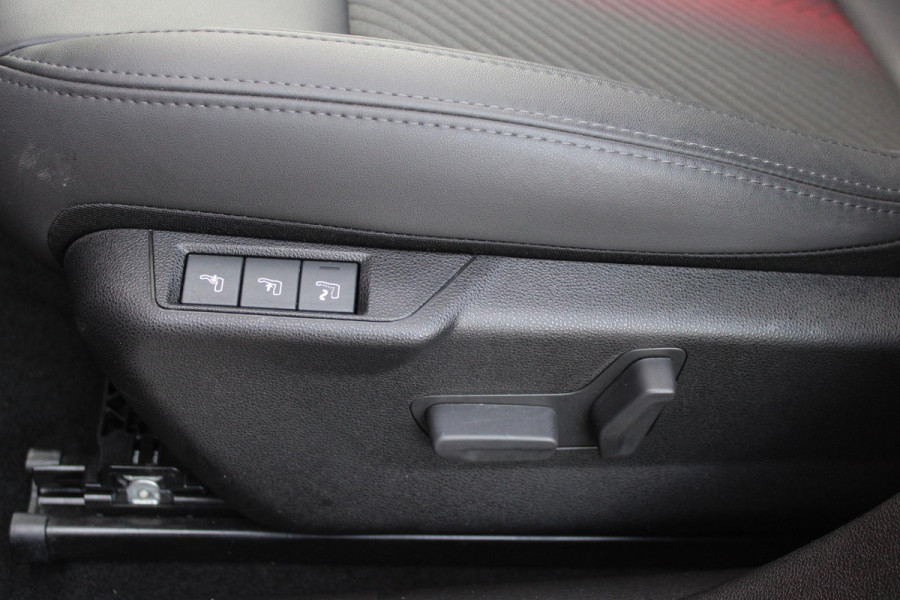 Alfa Romeo junior Alfa Romeo Junior ELETTRICA SPECIALE 156PK 54 kWh | PANORAMISCH SCHUIF/KANTEL DAK | BICOLOR DAK (ZWART DAK) | TECHNOLOGIE PAKKET (O.A. FULL LED ADAPTIVE MATRIX KOPLAMPEN/DODEHOEK DETECTIE/DRAADLOZE TELEFOONLADER/ACHTERUITRIJ CAMERA/PARKEERSENSOREN VOOR, ACHTER,ZIJKANT) | DRAADLOZE APPLE CARPLAY/ANDROID AUTO | CLIMATE CONTROL | ELEKTRISCH BEDIENBARE ACHTERKLEP | STOEL VERWARMING | ELEKTRISCH BEDIENBARE VOORSTOEL | VERKEERSBORDEN HERKENNING | ADAPTIVE CRUISE CONTROL | KEYLESS ENTRY/START |