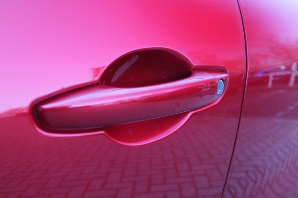 Alfa Romeo junior Alfa Romeo Junior ELETTRICA SPECIALE 156PK 54 kWh | PANORAMISCH SCHUIF/KANTEL DAK | BICOLOR DAK (ZWART DAK) | TECHNOLOGIE PAKKET (O.A. FULL LED ADAPTIVE MATRIX KOPLAMPEN/DODEHOEK DETECTIE/DRAADLOZE TELEFOONLADER/ACHTERUITRIJ CAMERA/PARKEERSENSOREN VOOR, ACHTER,ZIJKANT) | DRAADLOZE APPLE CARPLAY/ANDROID AUTO | CLIMATE CONTROL | ELEKTRISCH BEDIENBARE ACHTERKLEP | STOEL VERWARMING | ELEKTRISCH BEDIENBARE VOORSTOEL | VERKEERSBORDEN HERKENNING | ADAPTIVE CRUISE CONTROL | KEYLESS ENTRY/START |