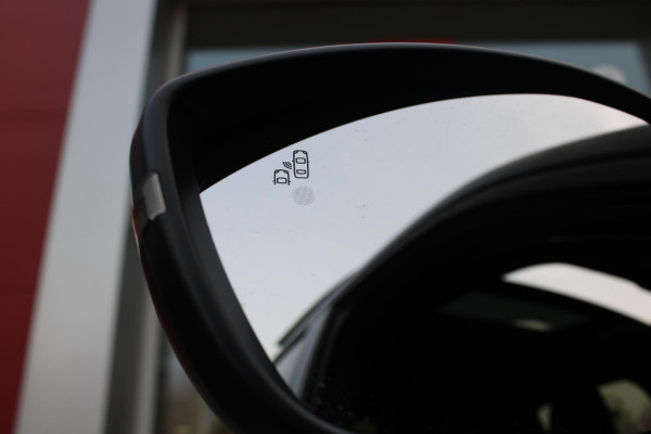 Alfa Romeo junior Alfa Romeo Junior ELETTRICA SPECIALE 156PK 54 kWh | PANORAMISCH SCHUIF/KANTEL DAK | BICOLOR DAK (ZWART DAK) | TECHNOLOGIE PAKKET (O.A. FULL LED ADAPTIVE MATRIX KOPLAMPEN/DODEHOEK DETECTIE/DRAADLOZE TELEFOONLADER/ACHTERUITRIJ CAMERA/PARKEERSENSOREN VOOR, ACHTER,ZIJKANT) | DRAADLOZE APPLE CARPLAY/ANDROID AUTO | CLIMATE CONTROL | ELEKTRISCH BEDIENBARE ACHTERKLEP | STOEL VERWARMING | ELEKTRISCH BEDIENBARE VOORSTOEL | VERKEERSBORDEN HERKENNING | ADAPTIVE CRUISE CONTROL | KEYLESS ENTRY/START |