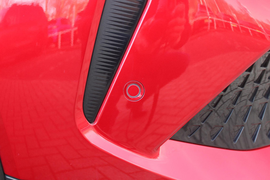 Alfa Romeo junior Alfa Romeo Junior ELETTRICA SPECIALE 156PK 54 kWh | PANORAMISCH SCHUIF/KANTEL DAK | BICOLOR DAK (ZWART DAK) | TECHNOLOGIE PAKKET (O.A. FULL LED ADAPTIVE MATRIX KOPLAMPEN/DODEHOEK DETECTIE/DRAADLOZE TELEFOONLADER/ACHTERUITRIJ CAMERA/PARKEERSENSOREN VOOR, ACHTER,ZIJKANT) | DRAADLOZE APPLE CARPLAY/ANDROID AUTO | CLIMATE CONTROL | ELEKTRISCH BEDIENBARE ACHTERKLEP | STOEL VERWARMING | ELEKTRISCH BEDIENBARE VOORSTOEL | VERKEERSBORDEN HERKENNING | ADAPTIVE CRUISE CONTROL | KEYLESS ENTRY/START |