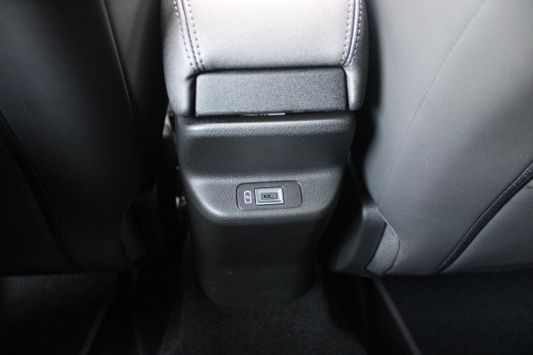 Alfa Romeo junior Alfa Romeo Junior ELETTRICA SPECIALE 156PK 54 kWh | PANORAMISCH SCHUIF/KANTEL DAK | BICOLOR DAK (ZWART DAK) | TECHNOLOGIE PAKKET (O.A. FULL LED ADAPTIVE MATRIX KOPLAMPEN/DODEHOEK DETECTIE/DRAADLOZE TELEFOONLADER/ACHTERUITRIJ CAMERA/PARKEERSENSOREN VOOR, ACHTER,ZIJKANT) | DRAADLOZE APPLE CARPLAY/ANDROID AUTO | CLIMATE CONTROL | ELEKTRISCH BEDIENBARE ACHTERKLEP | STOEL VERWARMING | ELEKTRISCH BEDIENBARE VOORSTOEL | VERKEERSBORDEN HERKENNING | ADAPTIVE CRUISE CONTROL | KEYLESS ENTRY/START |