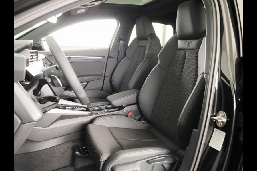 Audi A3 Sportback 45 TFSI e S edition Competition 245pk | Panoramadak | Sonos 3D | Ambient light | Parkeercamere | Adaptieve cruise controle