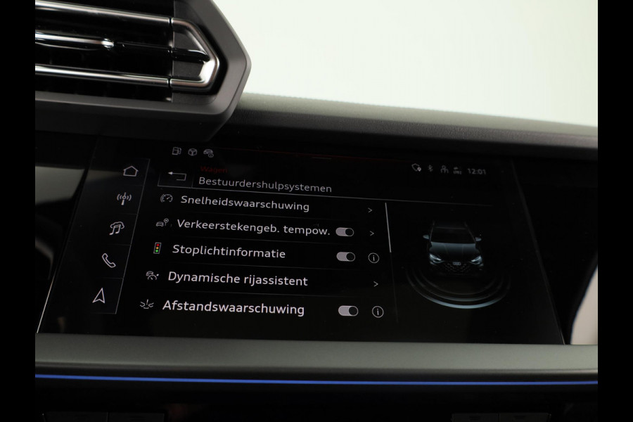 Audi A3 Sportback 45 TFSI e S edition Competition 245pk | Panoramadak | Sonos 3D | Ambient light | Parkeercamere | Adaptieve cruise controle