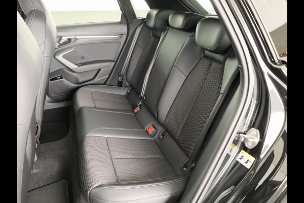 Audi A3 Sportback 45 TFSI e S edition Competition 245pk | Panoramadak | Sonos 3D | Ambient light | Parkeercamere | Adaptieve cruise controle