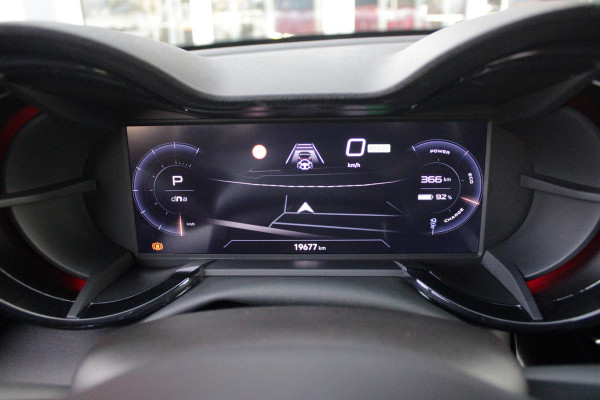 Alfa Romeo junior Alfa Romeo Junior ELETTRICA SPECIALE 156PK 54 kWh | PANORAMISCH SCHUIF/KANTEL DAK | BICOLOR DAK (ZWART DAK) | TECHNOLOGIE PAKKET (O.A. FULL LED ADAPTIVE MATRIX KOPLAMPEN/DODEHOEK DETECTIE/DRAADLOZE TELEFOONLADER/ACHTERUITRIJ CAMERA/PARKEERSENSOREN VOOR, ACHTER,ZIJKANT) | DRAADLOZE APPLE CARPLAY/ANDROID AUTO | CLIMATE CONTROL | ELEKTRISCH BEDIENBARE ACHTERKLEP | STOEL VERWARMING | ELEKTRISCH BEDIENBARE VOORSTOEL | VERKEERSBORDEN HERKENNING | ADAPTIVE CRUISE CONTROL | KEYLESS ENTRY/START |