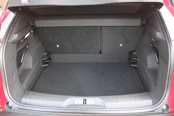 Alfa Romeo junior Alfa Romeo Junior ELETTRICA SPECIALE 156PK 54 kWh | PANORAMISCH SCHUIF/KANTEL DAK | BICOLOR DAK (ZWART DAK) | TECHNOLOGIE PAKKET (O.A. FULL LED ADAPTIVE MATRIX KOPLAMPEN/DODEHOEK DETECTIE/DRAADLOZE TELEFOONLADER/ACHTERUITRIJ CAMERA/PARKEERSENSOREN VOOR, ACHTER,ZIJKANT) | DRAADLOZE APPLE CARPLAY/ANDROID AUTO | CLIMATE CONTROL | ELEKTRISCH BEDIENBARE ACHTERKLEP | STOEL VERWARMING | ELEKTRISCH BEDIENBARE VOORSTOEL | VERKEERSBORDEN HERKENNING | ADAPTIVE CRUISE CONTROL | KEYLESS ENTRY/START |