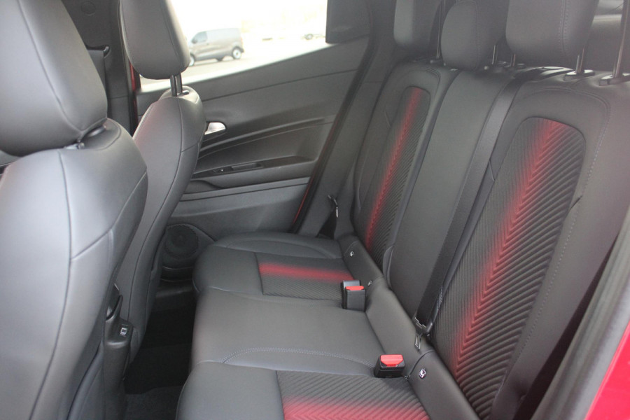 Alfa Romeo junior Alfa Romeo Junior ELETTRICA SPECIALE 156PK 54 kWh | PANORAMISCH SCHUIF/KANTEL DAK | BICOLOR DAK (ZWART DAK) | TECHNOLOGIE PAKKET (O.A. FULL LED ADAPTIVE MATRIX KOPLAMPEN/DODEHOEK DETECTIE/DRAADLOZE TELEFOONLADER/ACHTERUITRIJ CAMERA/PARKEERSENSOREN VOOR, ACHTER,ZIJKANT) | DRAADLOZE APPLE CARPLAY/ANDROID AUTO | CLIMATE CONTROL | ELEKTRISCH BEDIENBARE ACHTERKLEP | STOEL VERWARMING | ELEKTRISCH BEDIENBARE VOORSTOEL | VERKEERSBORDEN HERKENNING | ADAPTIVE CRUISE CONTROL | KEYLESS ENTRY/START |