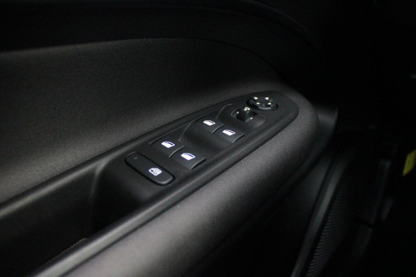 Alfa Romeo junior Alfa Romeo Junior ELETTRICA SPECIALE 156PK 54 kWh | PANORAMISCH SCHUIF/KANTEL DAK | BICOLOR DAK (ZWART DAK) | TECHNOLOGIE PAKKET (O.A. FULL LED ADAPTIVE MATRIX KOPLAMPEN/DODEHOEK DETECTIE/DRAADLOZE TELEFOONLADER/ACHTERUITRIJ CAMERA/PARKEERSENSOREN VOOR, ACHTER,ZIJKANT) | DRAADLOZE APPLE CARPLAY/ANDROID AUTO | CLIMATE CONTROL | ELEKTRISCH BEDIENBARE ACHTERKLEP | STOEL VERWARMING | ELEKTRISCH BEDIENBARE VOORSTOEL | VERKEERSBORDEN HERKENNING | ADAPTIVE CRUISE CONTROL | KEYLESS ENTRY/START |