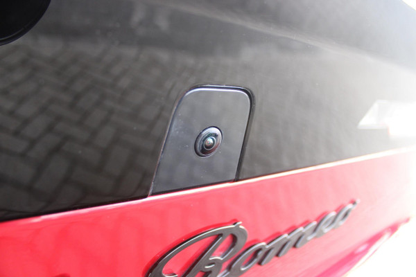 Alfa Romeo junior Alfa Romeo Junior ELETTRICA SPECIALE 156PK 54 kWh | PANORAMISCH SCHUIF/KANTEL DAK | BICOLOR DAK (ZWART DAK) | TECHNOLOGIE PAKKET (O.A. FULL LED ADAPTIVE MATRIX KOPLAMPEN/DODEHOEK DETECTIE/DRAADLOZE TELEFOONLADER/ACHTERUITRIJ CAMERA/PARKEERSENSOREN VOOR, ACHTER,ZIJKANT) | DRAADLOZE APPLE CARPLAY/ANDROID AUTO | CLIMATE CONTROL | ELEKTRISCH BEDIENBARE ACHTERKLEP | STOEL VERWARMING | ELEKTRISCH BEDIENBARE VOORSTOEL | VERKEERSBORDEN HERKENNING | ADAPTIVE CRUISE CONTROL | KEYLESS ENTRY/START |