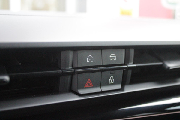 Alfa Romeo junior Alfa Romeo Junior ELETTRICA SPECIALE 156PK 54 kWh | PANORAMISCH SCHUIF/KANTEL DAK | BICOLOR DAK (ZWART DAK) | TECHNOLOGIE PAKKET (O.A. FULL LED ADAPTIVE MATRIX KOPLAMPEN/DODEHOEK DETECTIE/DRAADLOZE TELEFOONLADER/ACHTERUITRIJ CAMERA/PARKEERSENSOREN VOOR, ACHTER,ZIJKANT) | DRAADLOZE APPLE CARPLAY/ANDROID AUTO | CLIMATE CONTROL | ELEKTRISCH BEDIENBARE ACHTERKLEP | STOEL VERWARMING | ELEKTRISCH BEDIENBARE VOORSTOEL | VERKEERSBORDEN HERKENNING | ADAPTIVE CRUISE CONTROL | KEYLESS ENTRY/START |