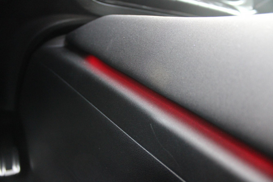 Alfa Romeo junior Alfa Romeo Junior ELETTRICA SPECIALE 156PK 54 kWh | PANORAMISCH SCHUIF/KANTEL DAK | BICOLOR DAK (ZWART DAK) | TECHNOLOGIE PAKKET (O.A. FULL LED ADAPTIVE MATRIX KOPLAMPEN/DODEHOEK DETECTIE/DRAADLOZE TELEFOONLADER/ACHTERUITRIJ CAMERA/PARKEERSENSOREN VOOR, ACHTER,ZIJKANT) | DRAADLOZE APPLE CARPLAY/ANDROID AUTO | CLIMATE CONTROL | ELEKTRISCH BEDIENBARE ACHTERKLEP | STOEL VERWARMING | ELEKTRISCH BEDIENBARE VOORSTOEL | VERKEERSBORDEN HERKENNING | ADAPTIVE CRUISE CONTROL | KEYLESS ENTRY/START |