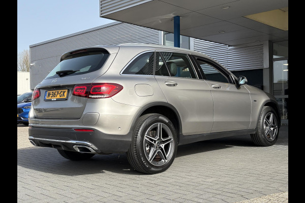 Mercedes-Benz GLC 300e 4MATIC Premium Plus | Panoramadak | Trekhaak | Achteruitrijcamera | Stoelverwarming | Half leder |
