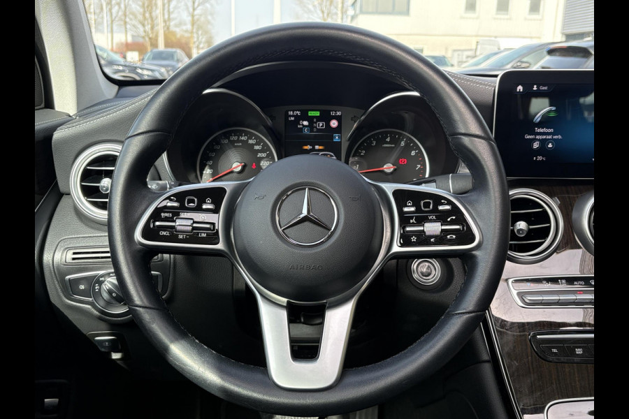 Mercedes-Benz GLC 300e 4MATIC Premium Plus | Panoramadak | Trekhaak | Achteruitrijcamera | Stoelverwarming | Half leder |