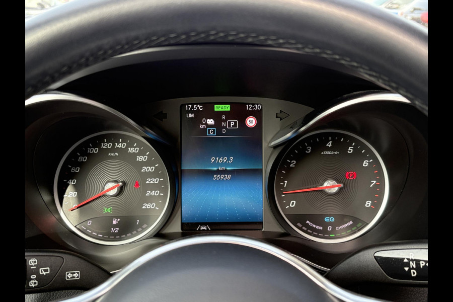 Mercedes-Benz GLC 300e 4MATIC Premium Plus | Panoramadak | Trekhaak | Achteruitrijcamera | Stoelverwarming | Half leder |