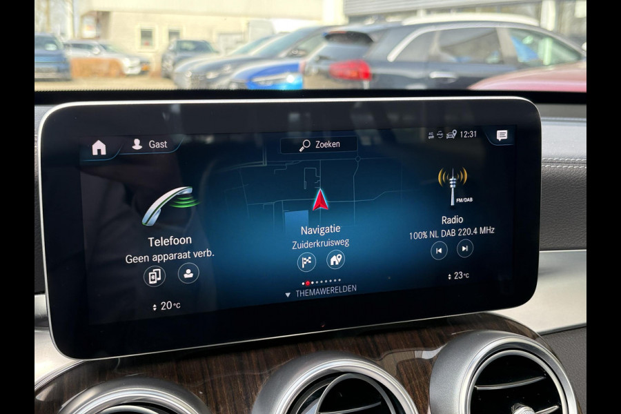 Mercedes-Benz GLC 300e 4MATIC Premium Plus | Panoramadak | Trekhaak | Achteruitrijcamera | Stoelverwarming | Half leder |