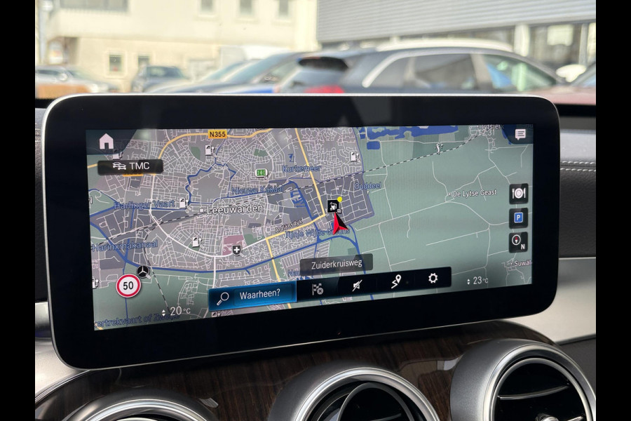 Mercedes-Benz GLC 300e 4MATIC Premium Plus | Panoramadak | Trekhaak | Achteruitrijcamera | Stoelverwarming | Half leder |