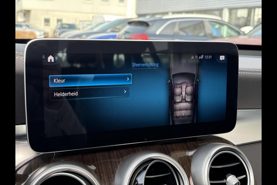 Mercedes-Benz GLC 300e 4MATIC Premium Plus | Panoramadak | Trekhaak | Achteruitrijcamera | Stoelverwarming | Half leder |