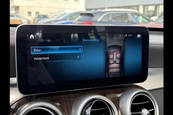 Mercedes-Benz GLC 300e 4MATIC Premium Plus | Panoramadak | Trekhaak | Achteruitrijcamera | Stoelverwarming | Half leder |