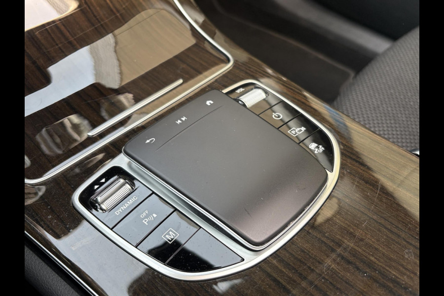 Mercedes-Benz GLC 300e 4MATIC Premium Plus | Panoramadak | Trekhaak | Achteruitrijcamera | Stoelverwarming | Half leder |