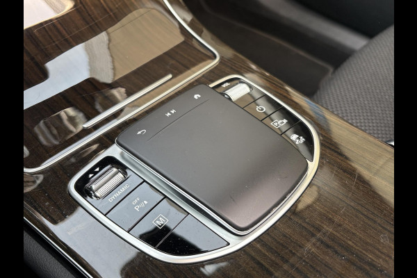 Mercedes-Benz GLC 300e 4MATIC Premium Plus | Panoramadak | Trekhaak | Achteruitrijcamera | Stoelverwarming | Half leder |