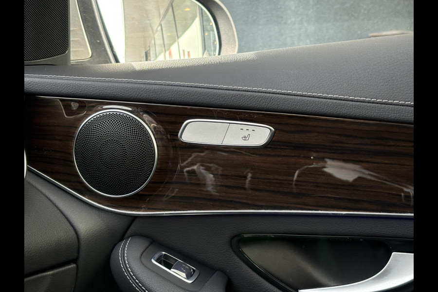 Mercedes-Benz GLC 300e 4MATIC Premium Plus | Panoramadak | Trekhaak | Achteruitrijcamera | Stoelverwarming | Half leder |