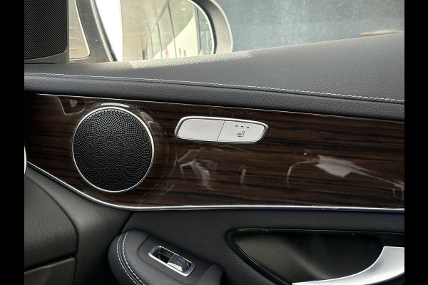 Mercedes-Benz GLC 300e 4MATIC Premium Plus | Panoramadak | Trekhaak | Achteruitrijcamera | Stoelverwarming | Half leder |