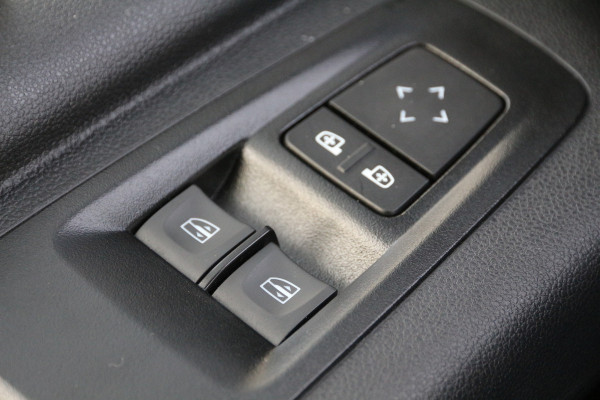 Renault Master 2.0 DCI 130 | L2H2 | Imperiaal | Trekhaak | Camera | Airco..