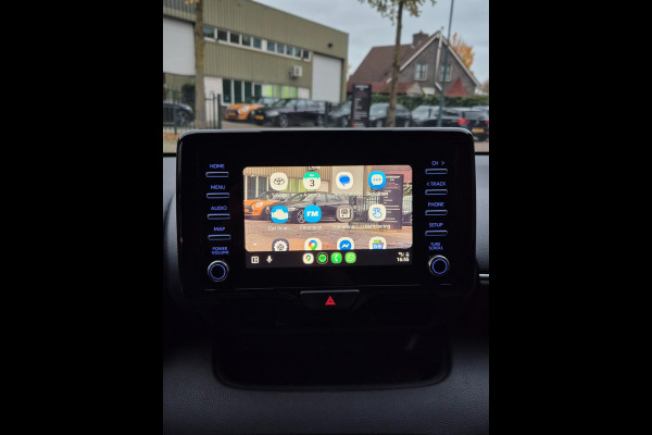 Toyota Yaris Fabrieksgarantie 3-2027 100% dealerond. 1e-eigenaar NAP APK 1-2028 1.5 Hybrid Active Automaat Camera Navi CarPlay