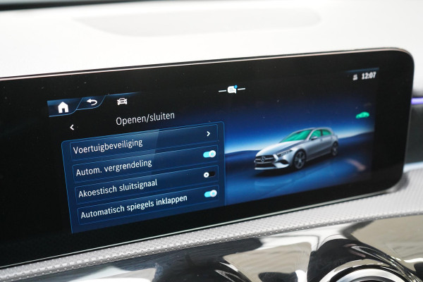 Mercedes-Benz A-Klasse 250 e AMG Line | SoH 96% | Sfeerverlichting | Navigatie | Black pakket | Sportstoelen