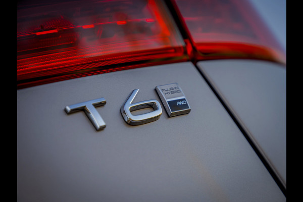 Volvo XC60 2.0 T6 Plug-in hybrid AWD Essential Edition Bright
