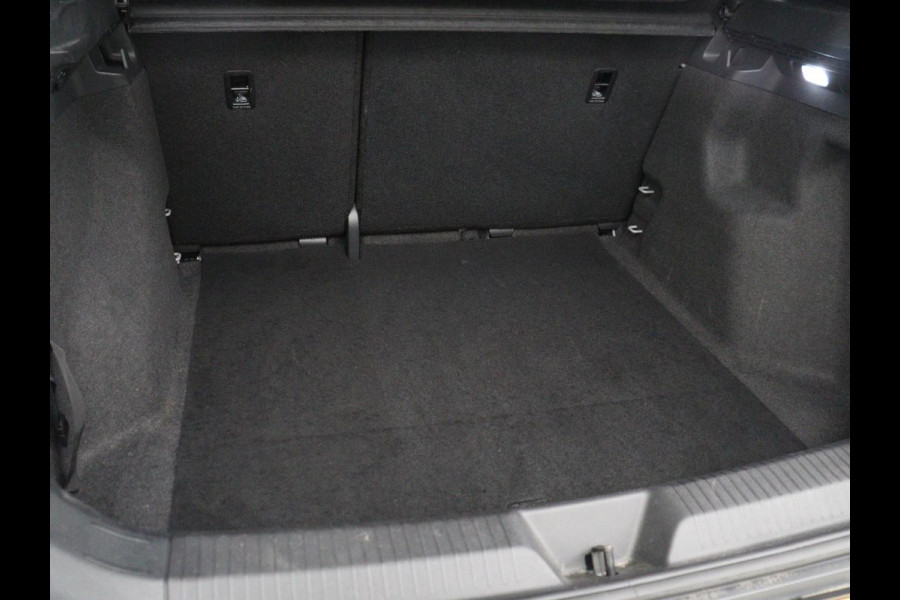 Volkswagen ID.5 Pro 77 kWh | SOH 94% | Stoelverwarming | Adaptive cruise | Carplay | Navigatie | 19'' | Parkeerhulp | Full LED | Stuurverwarming