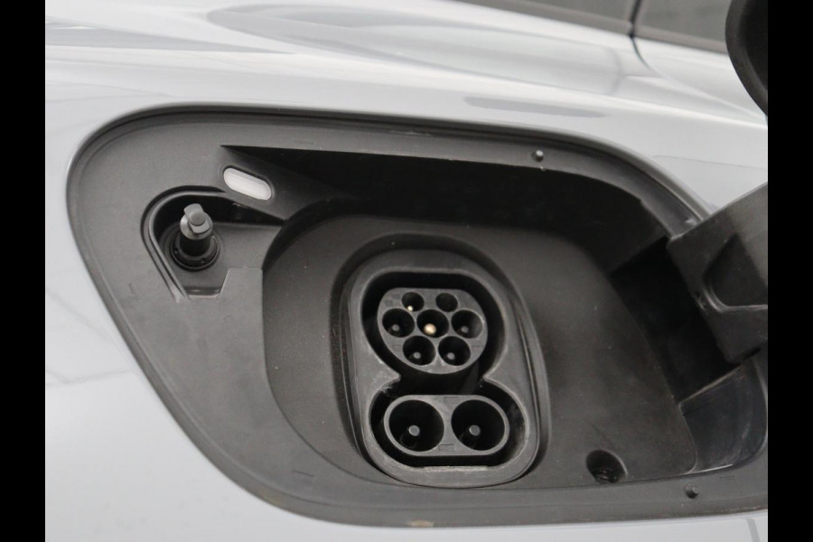 Volkswagen ID.5 Pro 77 kWh | SOH 94% | Stoelverwarming | Adaptive cruise | Carplay | Navigatie | 19'' | Parkeerhulp | Full LED | Stuurverwarming