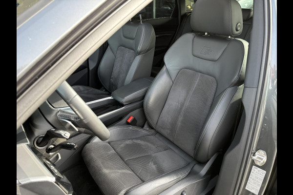 Audi e-tron 55 quattro S edition 95 kWh | Panoramadak | Stoelverwarming | Luchtvering | Memory Seats | ACC | B&O |