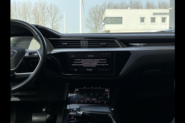 Audi e-tron 55 quattro S edition 95 kWh | Panoramadak | Stoelverwarming | Luchtvering | Memory Seats | ACC | B&O |