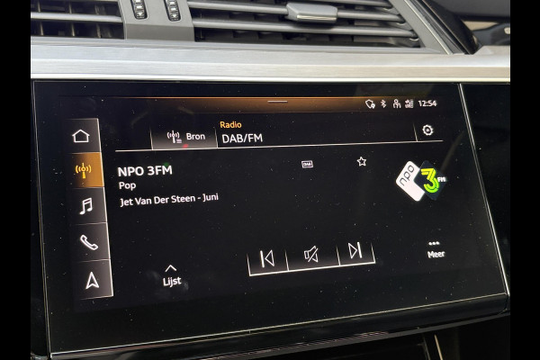 Audi e-tron 55 quattro S edition 95 kWh | Panoramadak | Stoelverwarming | Luchtvering | Memory Seats | ACC | B&O |