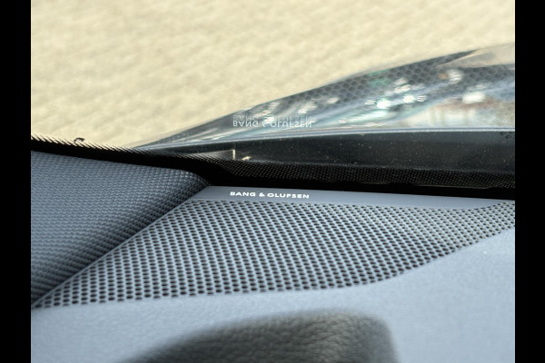 Audi e-tron 55 quattro S edition 95 kWh | Panoramadak | Stoelverwarming | Luchtvering | Memory Seats | ACC | B&O |