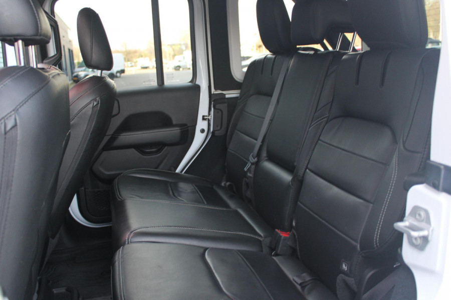 Jeep Wrangler Unlimited 4xe 380PK SAHARA OVERLAND | TRAILRATED | NAVIGATIE | APPLE CARPLAY/ANDROID AUTO | ACHTER/VOOR CAMERA | UITNEEMBARE DAKPLATEN | HARDTOP IN KLEUR | LEDEREN BEKLEDING | STOEL/STUUR VERWARMING | LED KOPLAMPEN | ADAPTIVE CRUISE CONTROL | TREE PLANKEN | HARD WHEELCOVER |