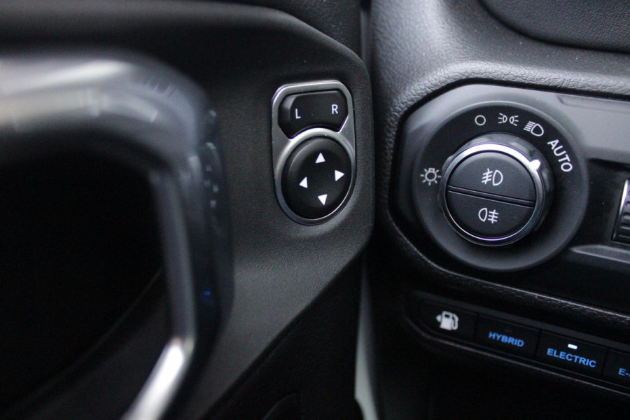 Jeep Wrangler Unlimited 4xe 380PK SAHARA OVERLAND | TRAILRATED | NAVIGATIE | APPLE CARPLAY/ANDROID AUTO | ACHTER/VOOR CAMERA | UITNEEMBARE DAKPLATEN | HARDTOP IN KLEUR | LEDEREN BEKLEDING | STOEL/STUUR VERWARMING | LED KOPLAMPEN | ADAPTIVE CRUISE CONTROL | TREE PLANKEN | HARD WHEELCOVER |