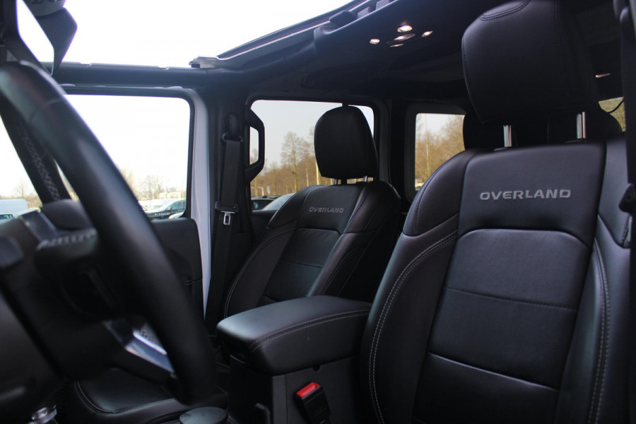 Jeep Wrangler Unlimited 4xe 380PK SAHARA OVERLAND | TRAILRATED | NAVIGATIE | APPLE CARPLAY/ANDROID AUTO | ACHTER/VOOR CAMERA | UITNEEMBARE DAKPLATEN | HARDTOP IN KLEUR | LEDEREN BEKLEDING | STOEL/STUUR VERWARMING | LED KOPLAMPEN | ADAPTIVE CRUISE CONTROL | TREE PLANKEN | HARD WHEELCOVER |