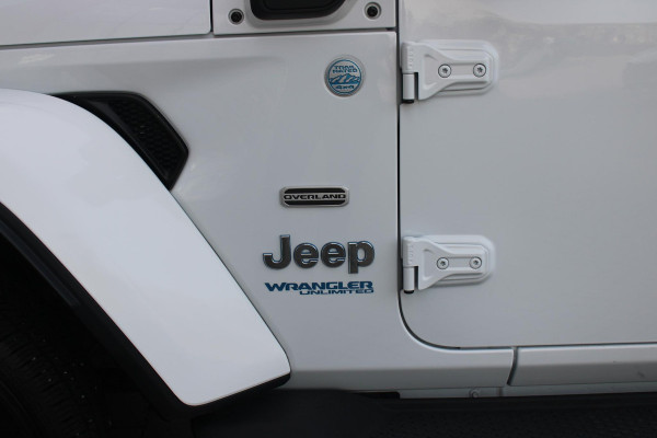 Jeep Wrangler Unlimited 4xe 380PK SAHARA OVERLAND | TRAILRATED | NAVIGATIE | APPLE CARPLAY/ANDROID AUTO | ACHTER/VOOR CAMERA | UITNEEMBARE DAKPLATEN | HARDTOP IN KLEUR | LEDEREN BEKLEDING | STOEL/STUUR VERWARMING | LED KOPLAMPEN | ADAPTIVE CRUISE CONTROL | TREE PLANKEN | HARD WHEELCOVER |
