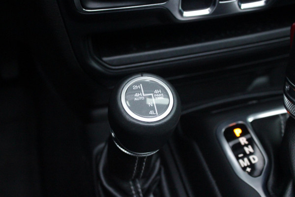 Jeep Wrangler Unlimited 4xe 380PK SAHARA OVERLAND | TRAILRATED | NAVIGATIE | APPLE CARPLAY/ANDROID AUTO | ACHTER/VOOR CAMERA | UITNEEMBARE DAKPLATEN | HARDTOP IN KLEUR | LEDEREN BEKLEDING | STOEL/STUUR VERWARMING | LED KOPLAMPEN | ADAPTIVE CRUISE CONTROL | TREE PLANKEN | HARD WHEELCOVER |