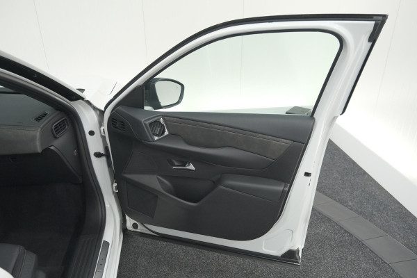 DS Ds 3 Crossback E-Tense So Chic 50 kWh | SHO = 93,8% | Allseason Banden | Camera | Dodehoekdetectie | Head-Up Display