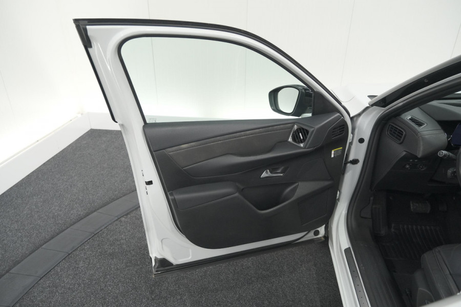 DS Ds 3 Crossback E-Tense So Chic 50 kWh | SHO = 93,8% | Allseason Banden | Camera | Dodehoekdetectie | Head-Up Display