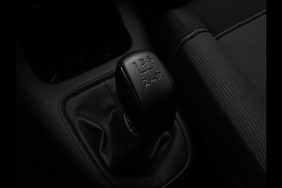 Citroën C3 1.2 PureTech Business Luxe (APPLE CARPLAY,PARKEERSENSOREN,CRUISE CONTROL,NAVIGATIE,CLIMATE,NIEUWE APK,TOPCONDITIE)